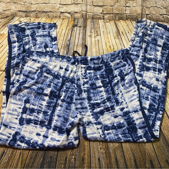 Lucky Brand 2 Piece Soft Blue Tie Dye Pajama Set Short Sleeve Pants - Picture 5 of 6